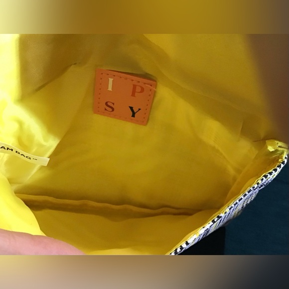 Ipsy Glam Bag Plaid Envelope - Picture 3 of 4